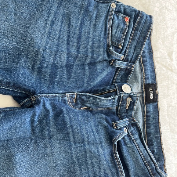 Hudson mid rise skinny jeans. - Picture 4 of 4